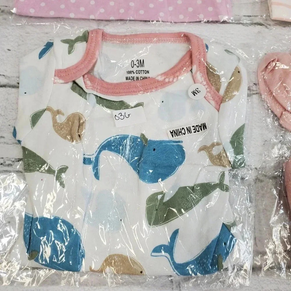 3M Girls Bodysuit Set, 6 pieces  Various 3m sizes. Baby Girls Basic Body Suits - Picture 7 of 8